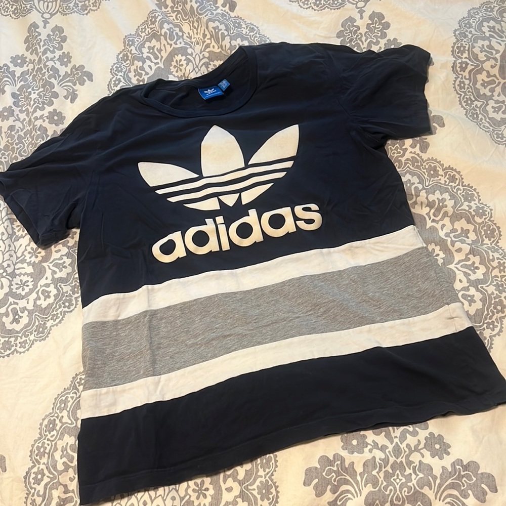 Adidas tee shirt navy blue grey stripes